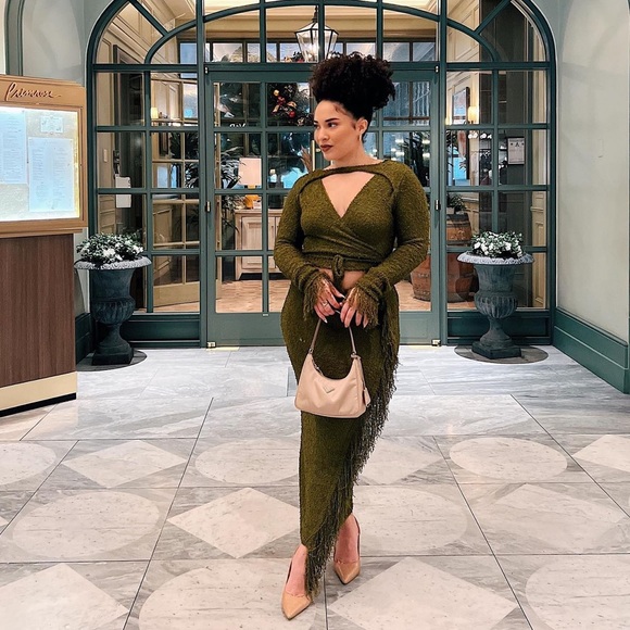 NA-KD Set - Green Knitted Overlap Fringe Detail Sweater & Skirt - Picture 6 of 17